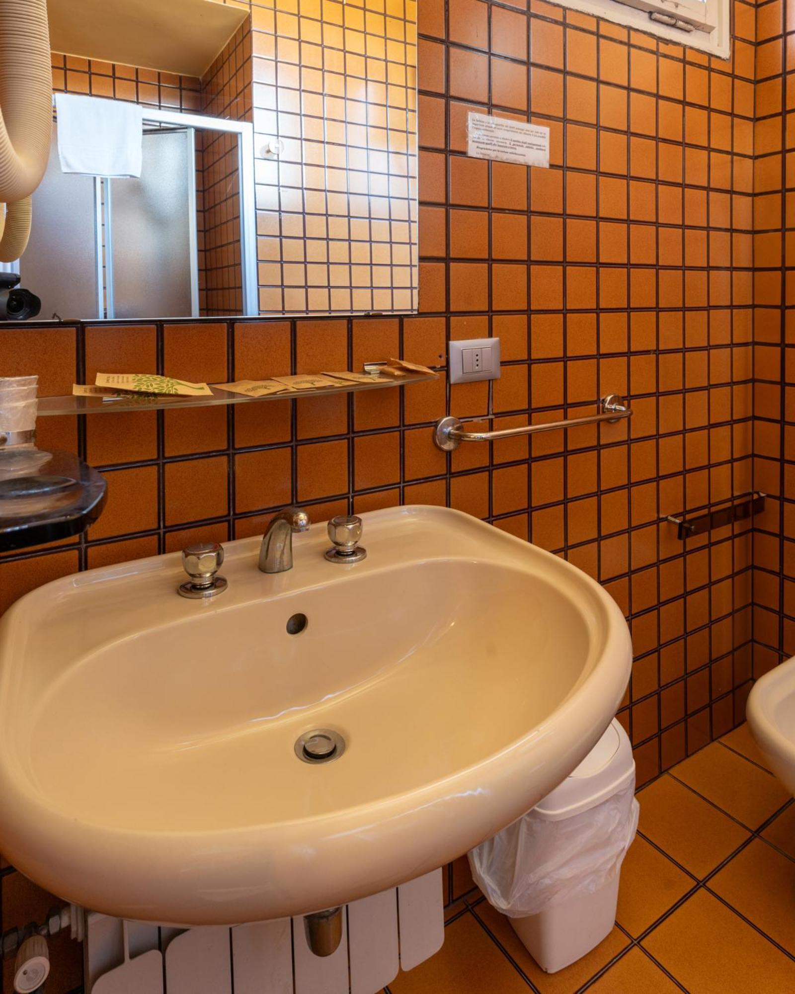 Hotel Terme サルナーノ エクステリア 写真